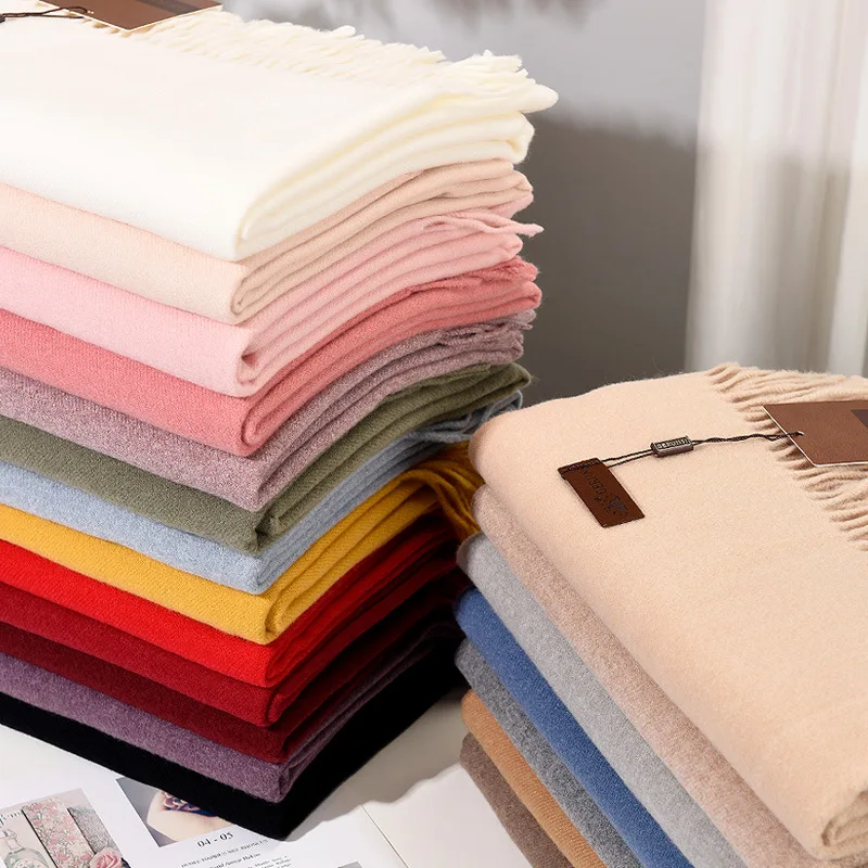 Klassischer, einfarbiger Schal – Cashmere Scarf Bewertung und Preis