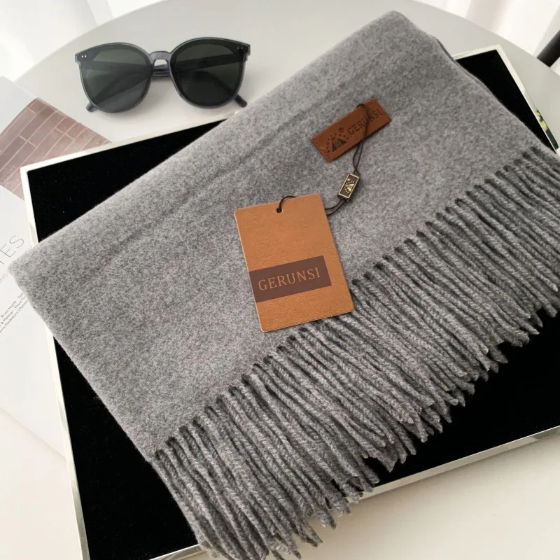 Klassischer, einfarbiger Schal – Cashmere Scarf Bewertung und Preis