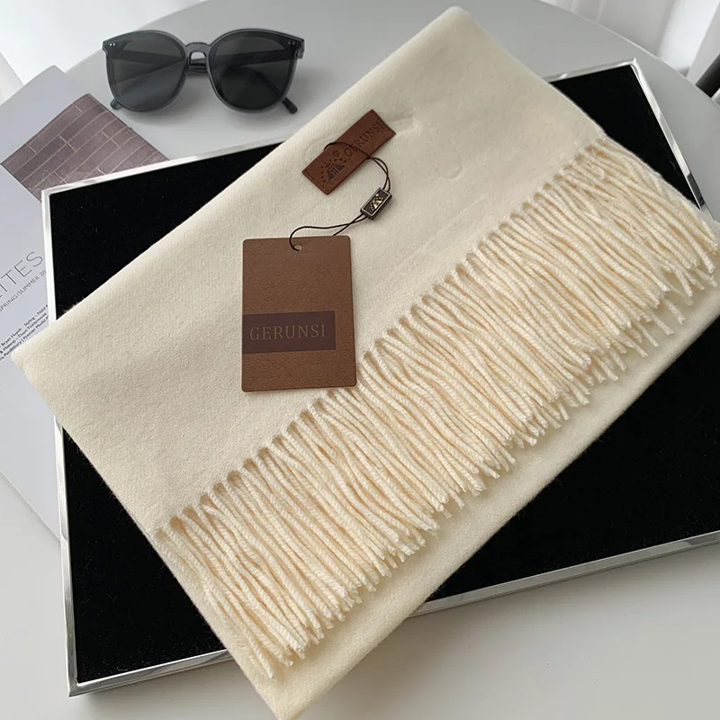 Klassischer, einfarbiger Schal – Cashmere Scarf Bewertung und Preis